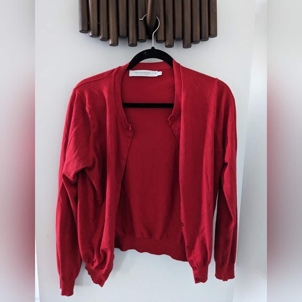 Simon's contemporaine Women's Red button cardigan - Size US M